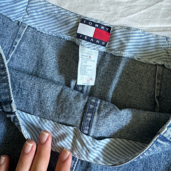Tommy Jeans (8) mini denim blue jeans skirt - Picture 2 of 4